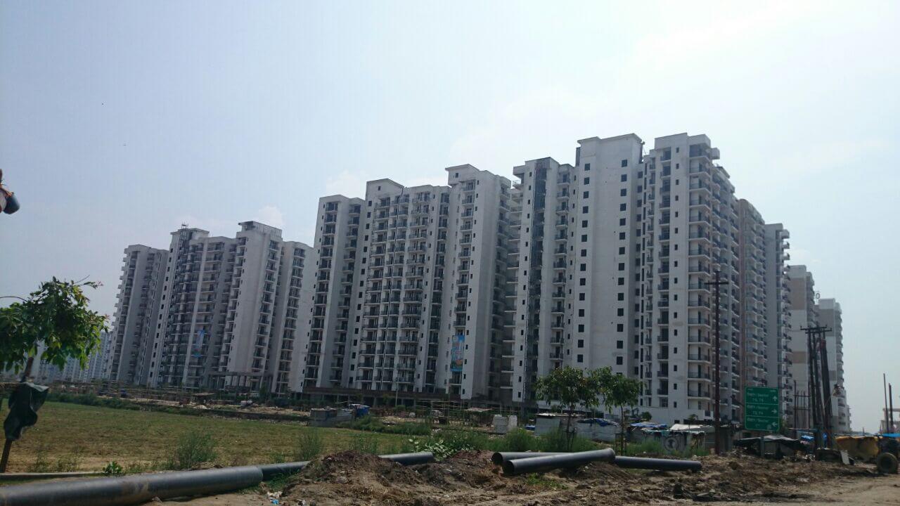 Prateek Wisteria Noida | Luxury 2/3/4 BHK Apartments